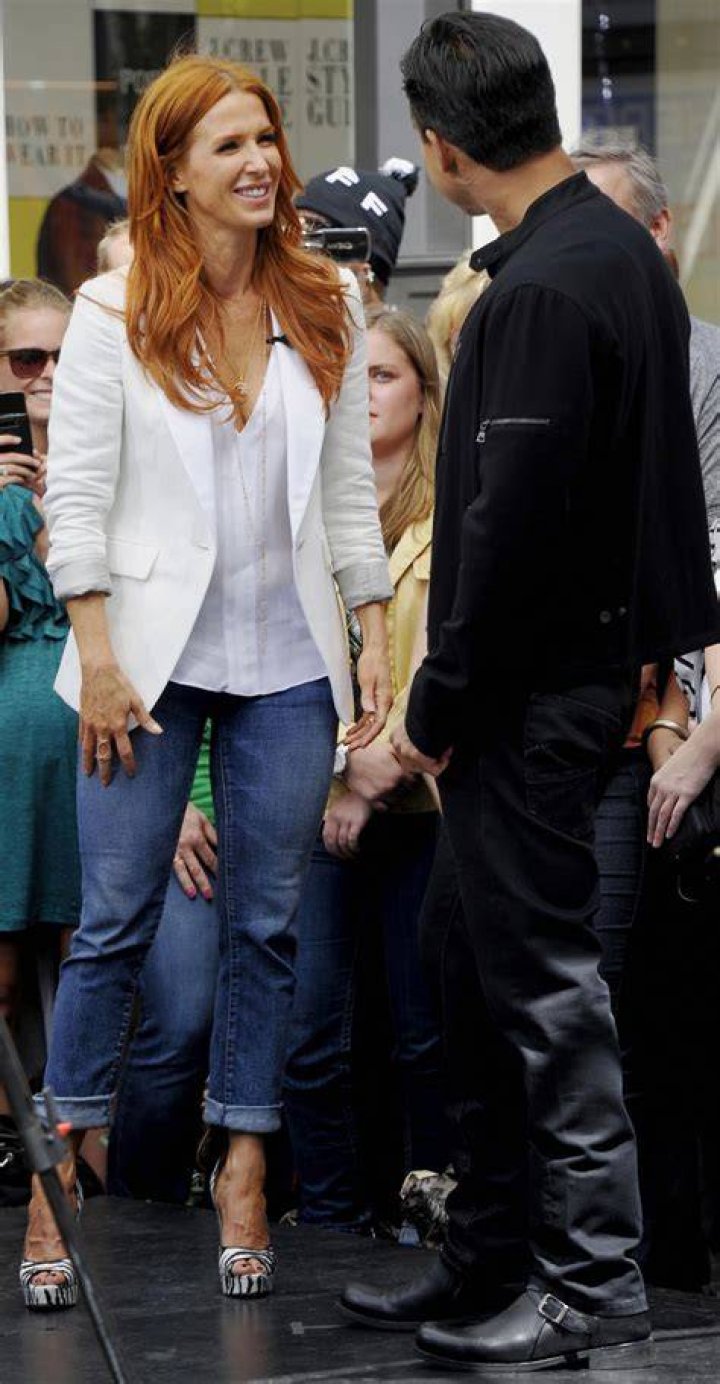 Poppy Montgomery from the set of "Unforgettable".