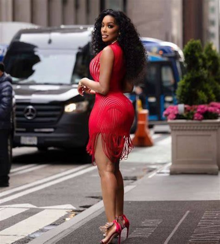 Porsha Williams at the Hawaii beach in October 2016