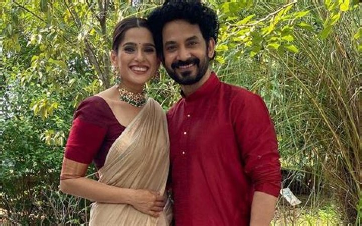 Priya Bapat and Umesh Kamat in an Instagram post in September 2021