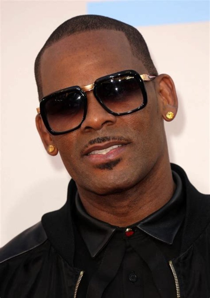 R. Kelly at the 2013 American Music Awards