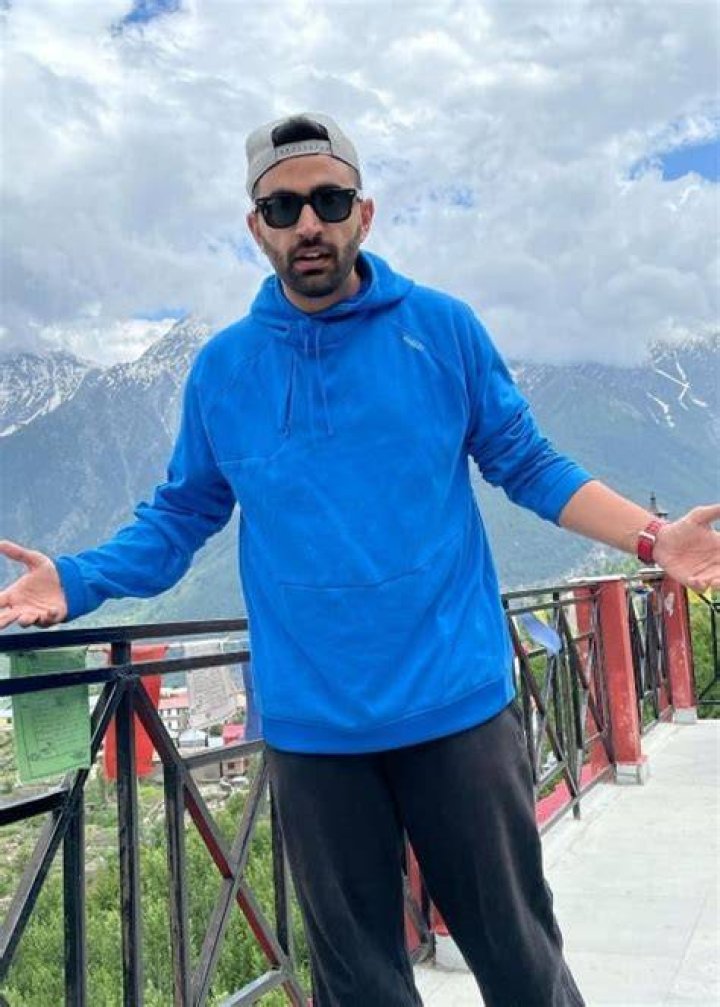 Rahul Dua as seen while smiling in a selfie with Nidhi Tyagi in Cappadocia, Turkey in November 2022
