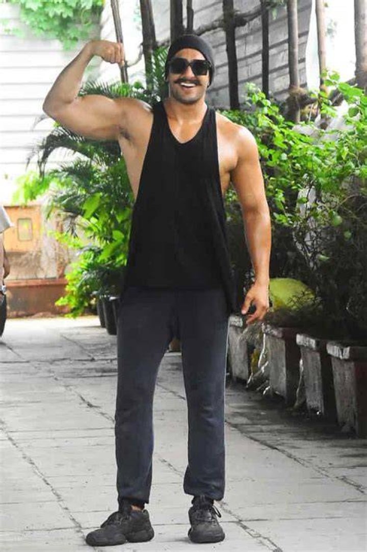 Ranveer Singh body biceps