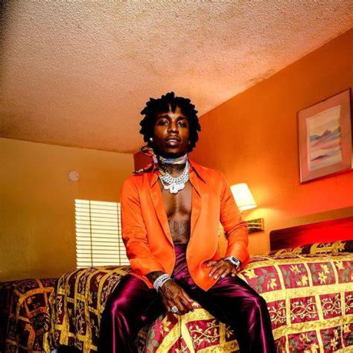 Rapper Jacquees in a Bedroom Selfie
