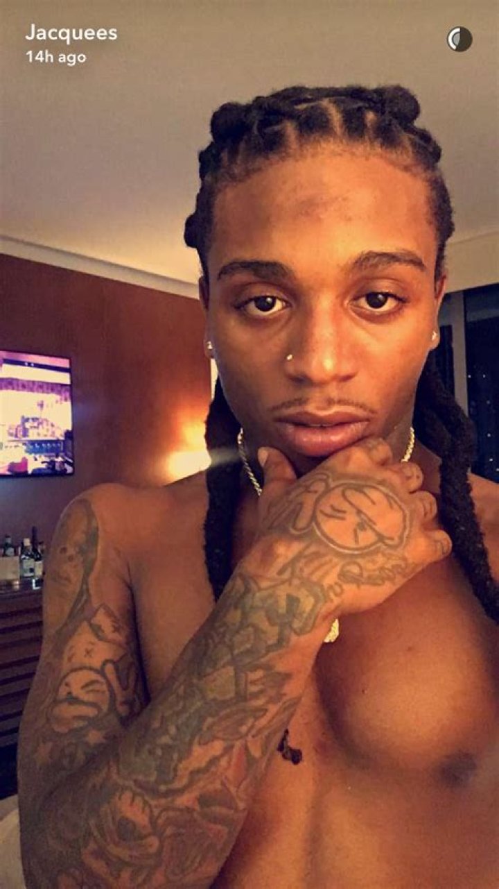 Rapper Jacquees in a Shirtless Selfie