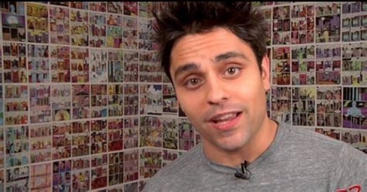 Ray William Johnson in a holiday-picture with Kelly K Farrell in December 2017