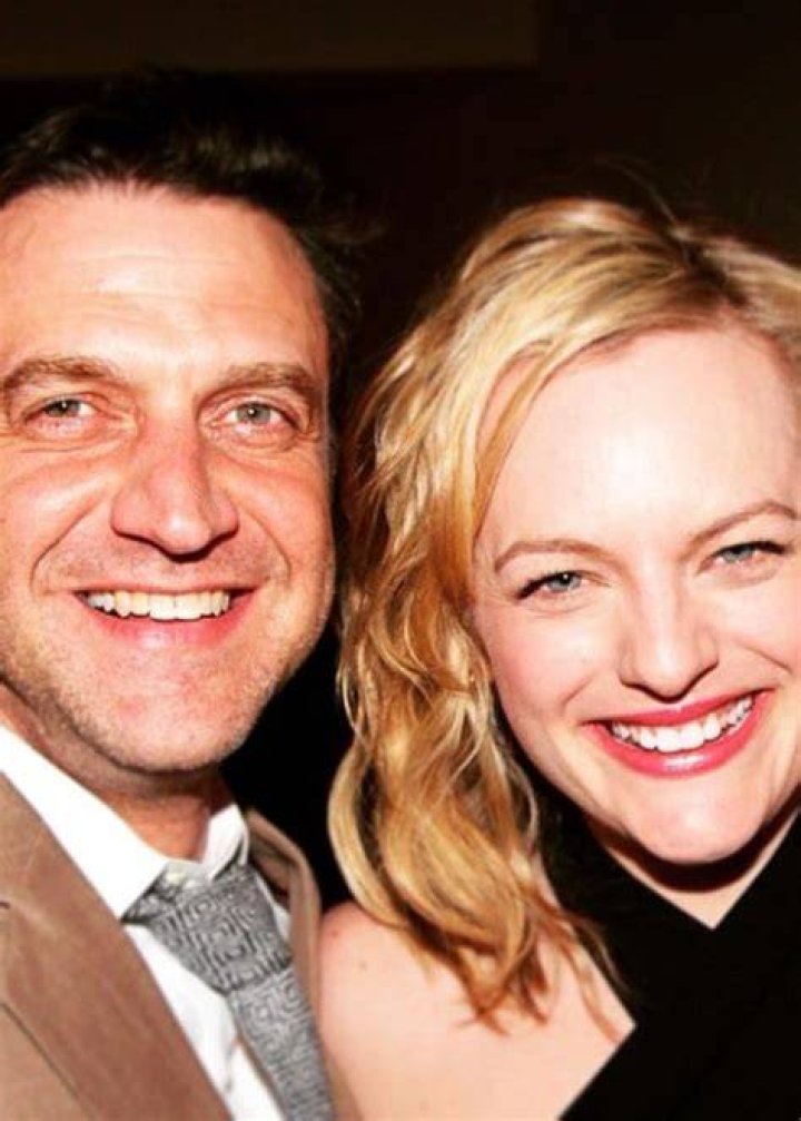 Ra&uacute;l Esparza with actress Elisabeth Moss, as seen in March 2015