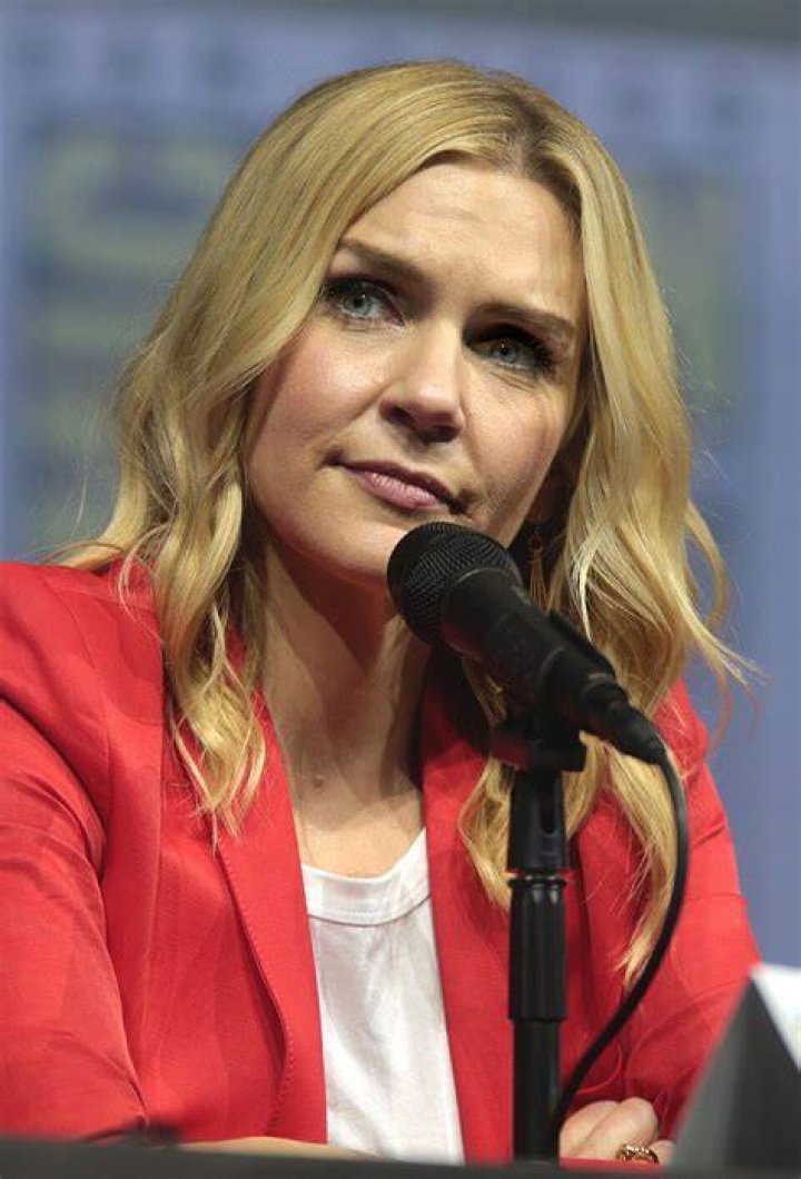 Rhea Seehorn speaking at the 2018 San Diego Comic Con