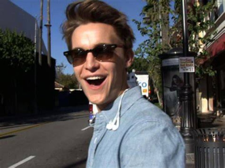 Rhys Wakefield as seen on his Instagram Fan Page in October 2016