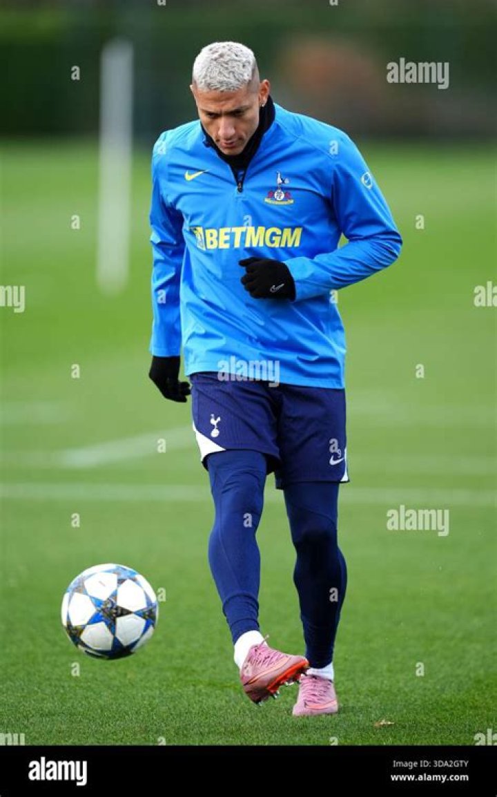 Richarlison during a practice session in 2018