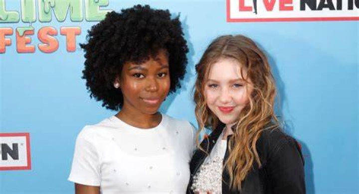Riele Downs, Ella Anderson, Jeffery Brown, Cooper Barnes and Sean Ryan Fox at Nickelodeon's 2016 Kids' Choice Awards