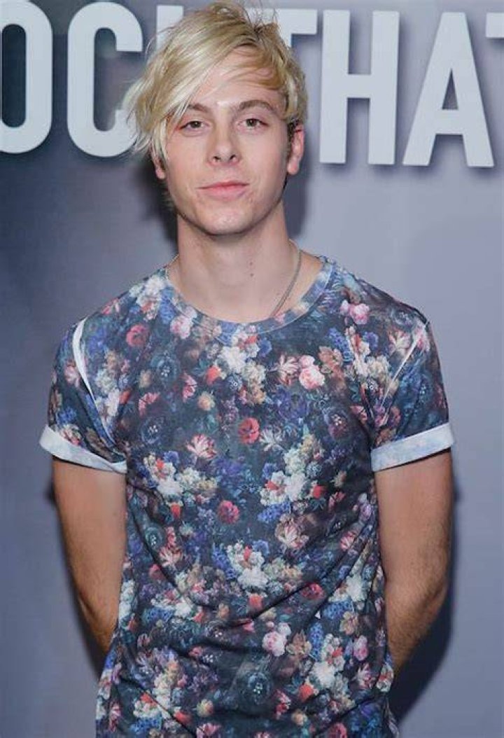 Riker Lynch weight