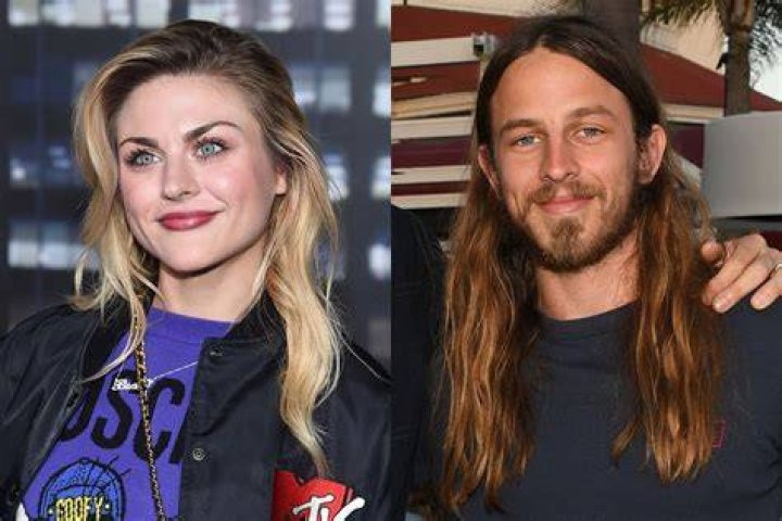 Riley Hawk with Frances Bean Cobain in February 2022