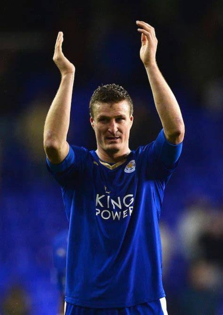 Robert Huth cheering his team&rsquo;s fans after a win over Tottenham Hotspur on January 13, 2016 in London, England