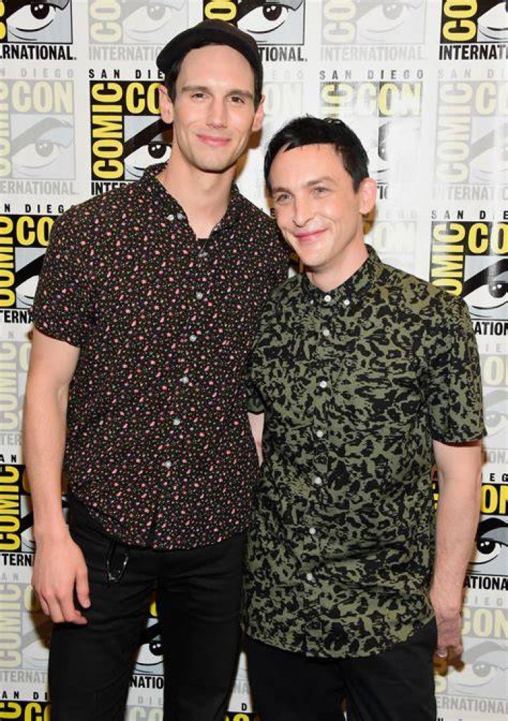 Robin Lord Taylor speaking at the 2015 Wondercon