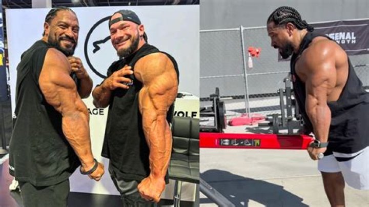 Roelly Winklaar (Right) posing for a picture alongside Robert Wilmote in March 2020
