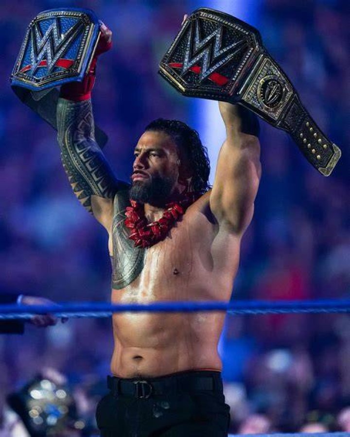 Roman Reigns WWE wrestler