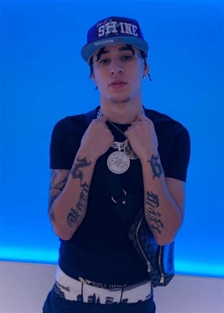 Rondodasosa posing for a picture in London, United Kingdom in July 2022