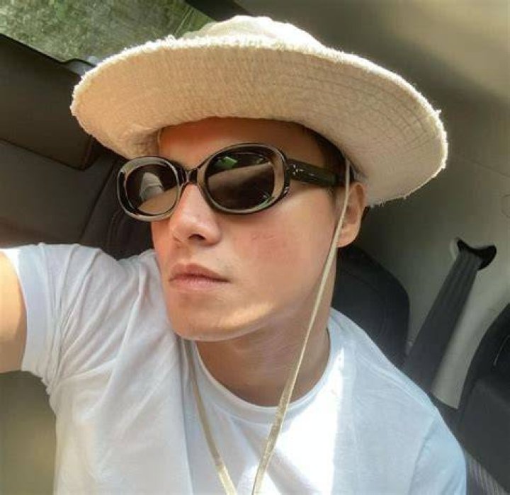 Ronnie Alonte as seen while taking a selfie in May 2022