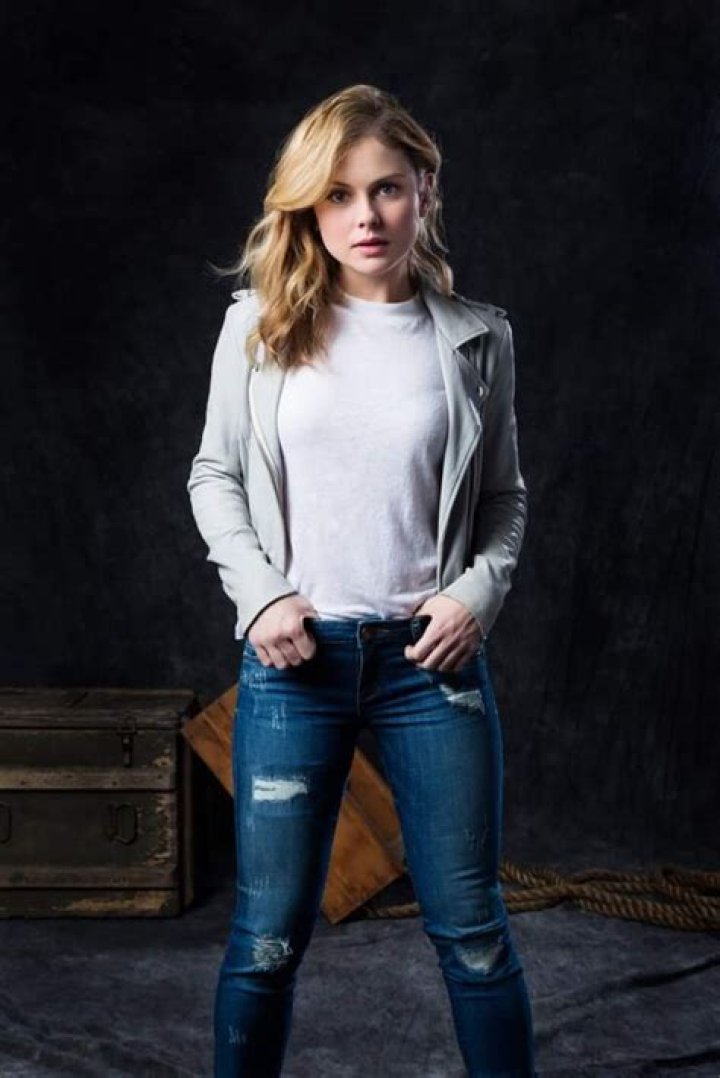 Rose McIver hot