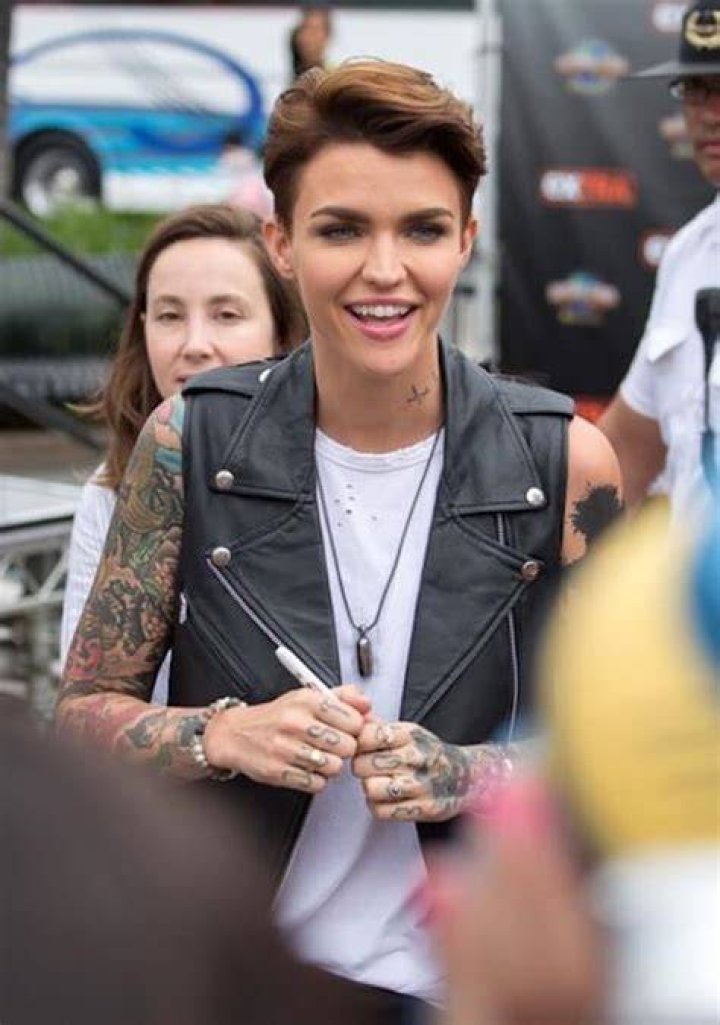 Ruby Rose makes an appearance at 'Extra'