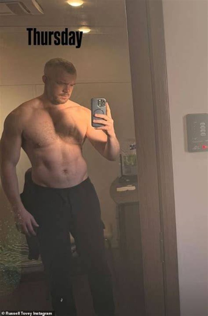 Russell Tovey in an Instagram selfie from June 2020