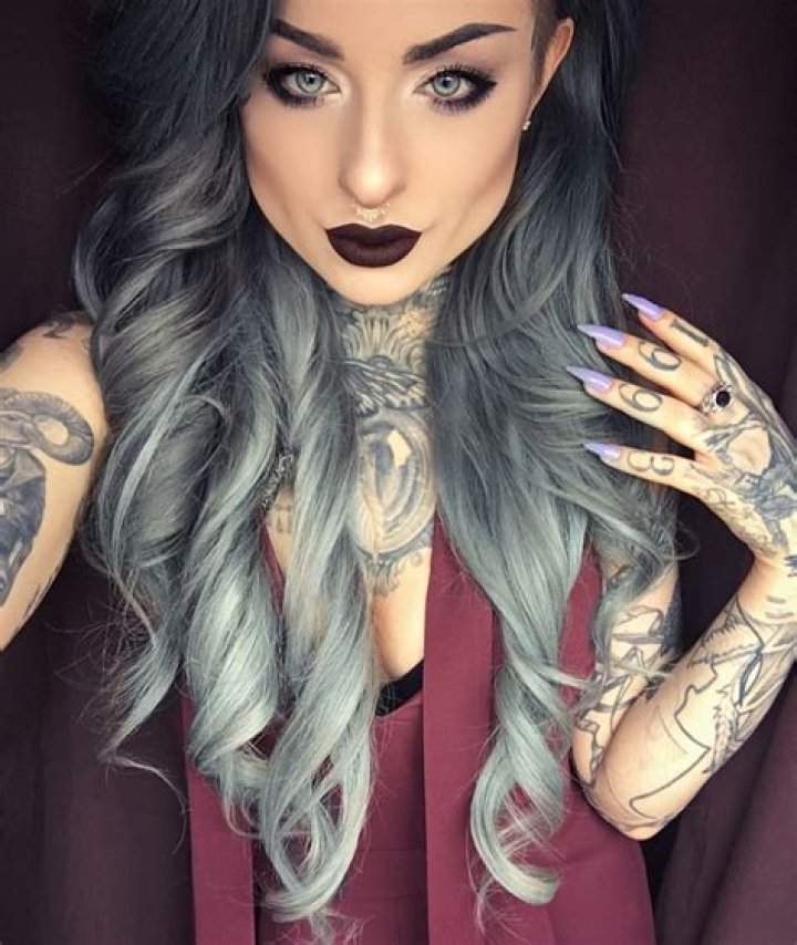 Ryan Ashley Malarkey appearing in a selfie with boyfriend Josh Balz on New Year's Day 2017