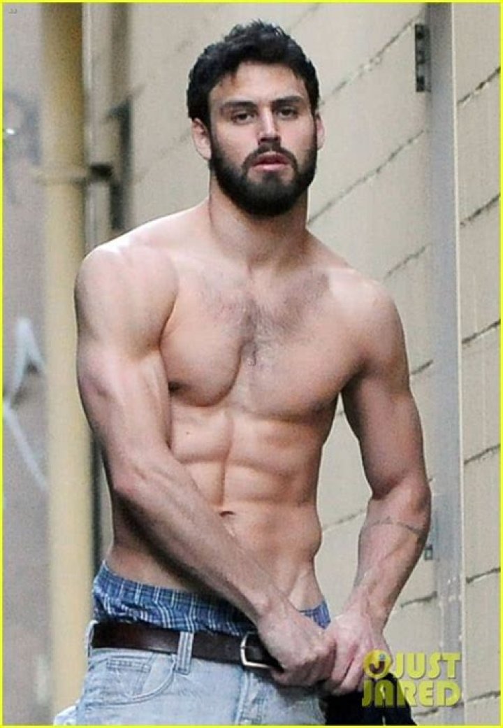 Ryan Guzman Body