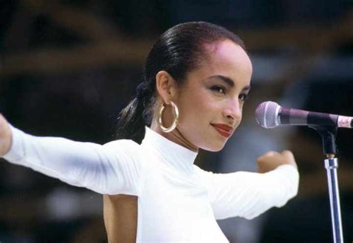 Sade performing with her band at SAP-Arena in November 2011