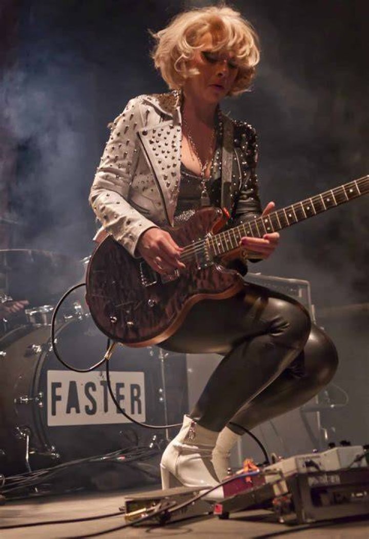 Samantha Fish in an Instagram post as seen in January 2018