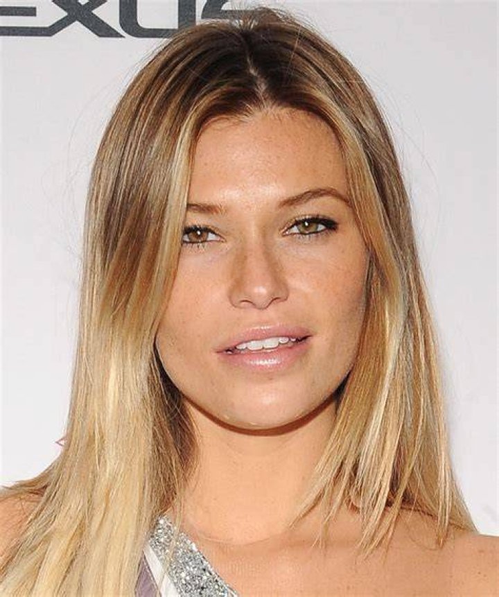 Samantha Hoopes at 2015 Sports Illustrated Swimsuit Issue celebration in New York City