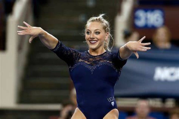 Samantha Peszek in an Instagram selfie as seen in January 2020