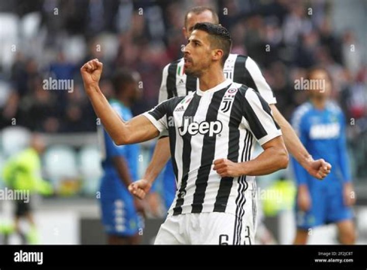 Sami Khedira celebrates after scoring a goal for Juventus against Pescara Calcio in November 2016