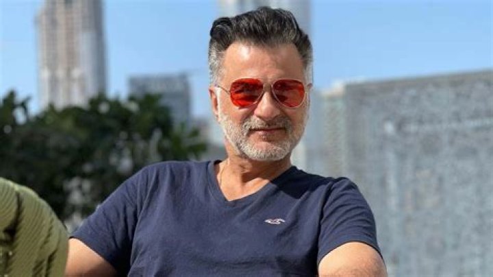 Sanjay Kapoor in a selfie with his wife Maheep and children Shanaya and Jahaan Kapoor in May 2021