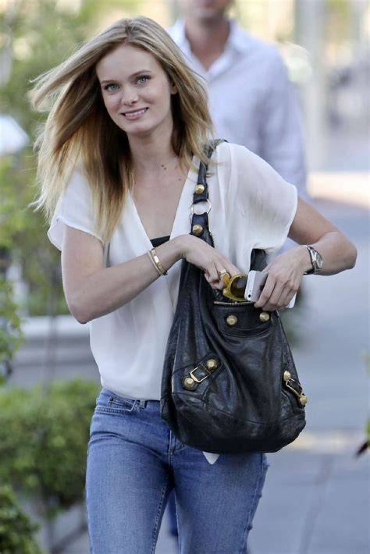 Sara Paxton leaves Ken Paves Salon in Los Angeles