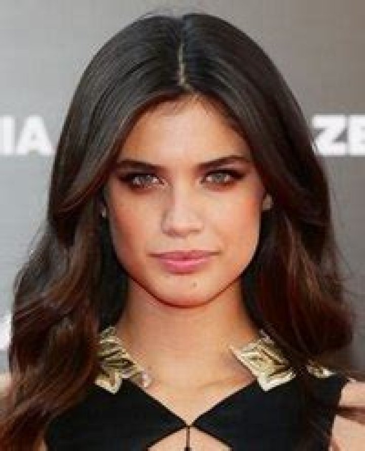 Sara Sampaio bra size
