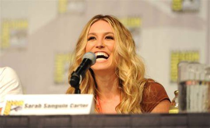 Sarah Carter at Comic-Con International San Diego 2015