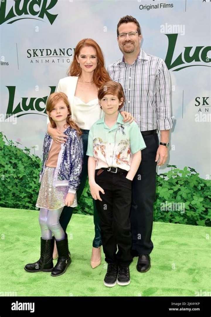 Sarah Drew and her family wishing everyone Happy Halloween in November 2017