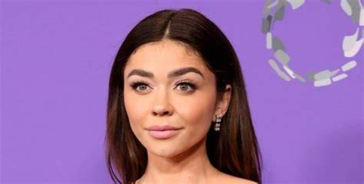 Sarah Hyland bra size