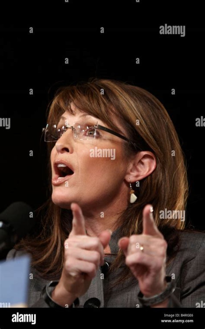 Sarah Palin speaking at the 2016 Politicon at the Pasadena Convention Center