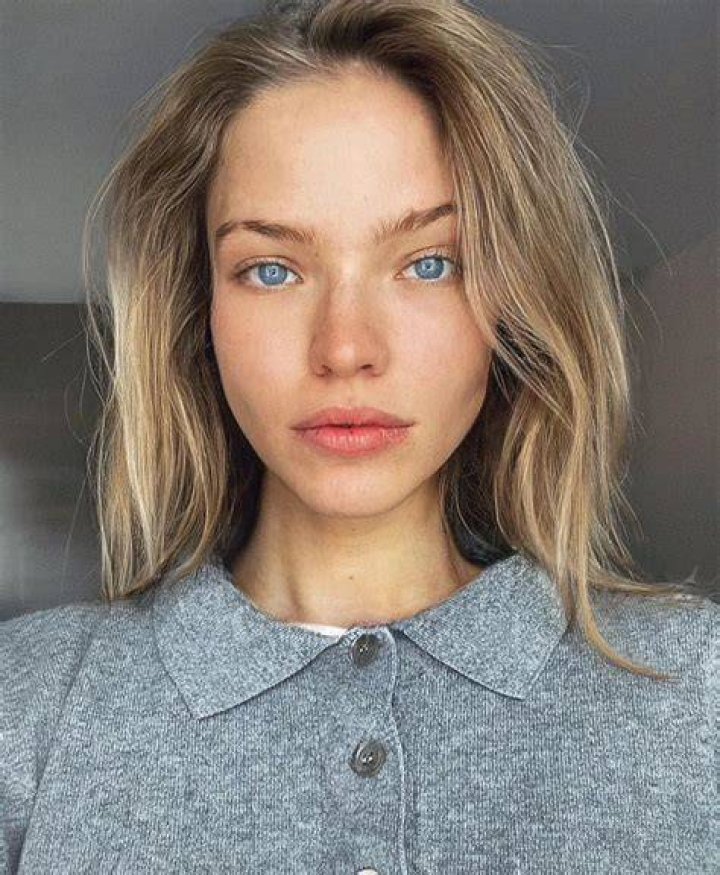 Sasha Luss in an Instagram selfie as seen in January 2017