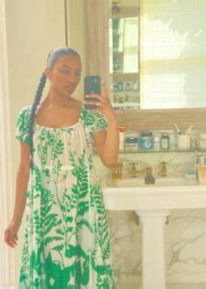 Savannah Smith sharing her candid selfie in May 2021