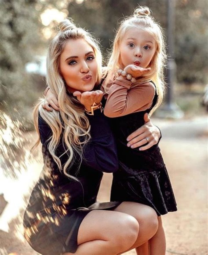 Savannah Soutas with her daughter Everleigh in December 2017