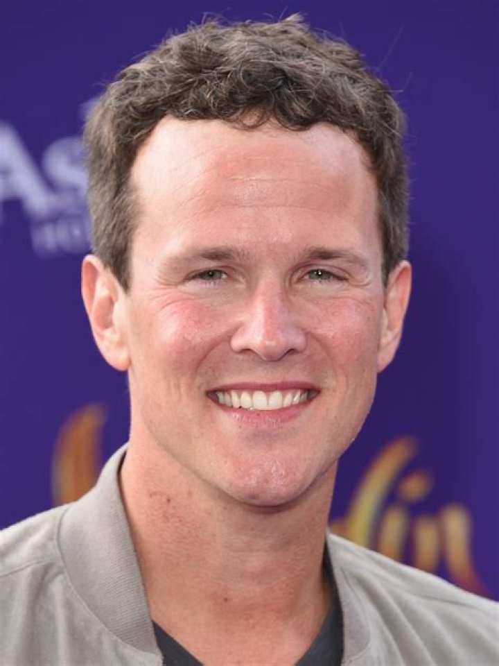 Scott Weinger pictured at GalaxyCon Richmond in 2020