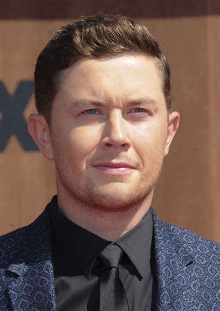 Scotty McCreery at the 2016 CMA Awards