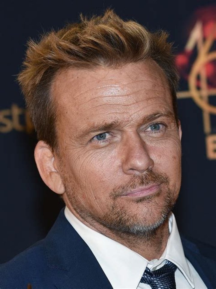 Sean Patrick Flanery taking a selfie with his family in October 2022