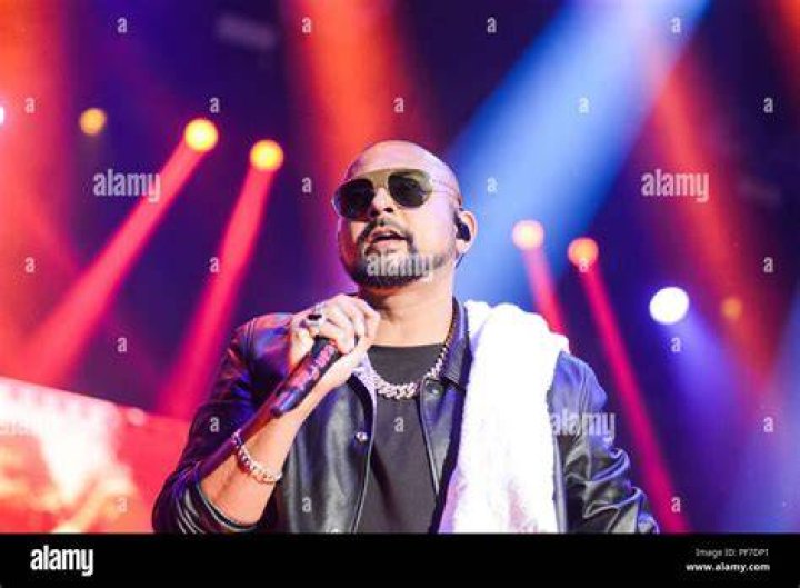 Sean Paul performing at B96 Summer bash in June 2012