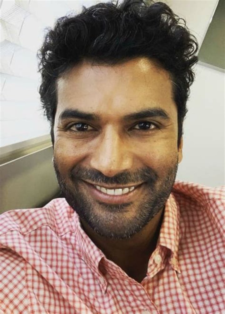 Sendhil Ramamurthy in a selfie in June 2019