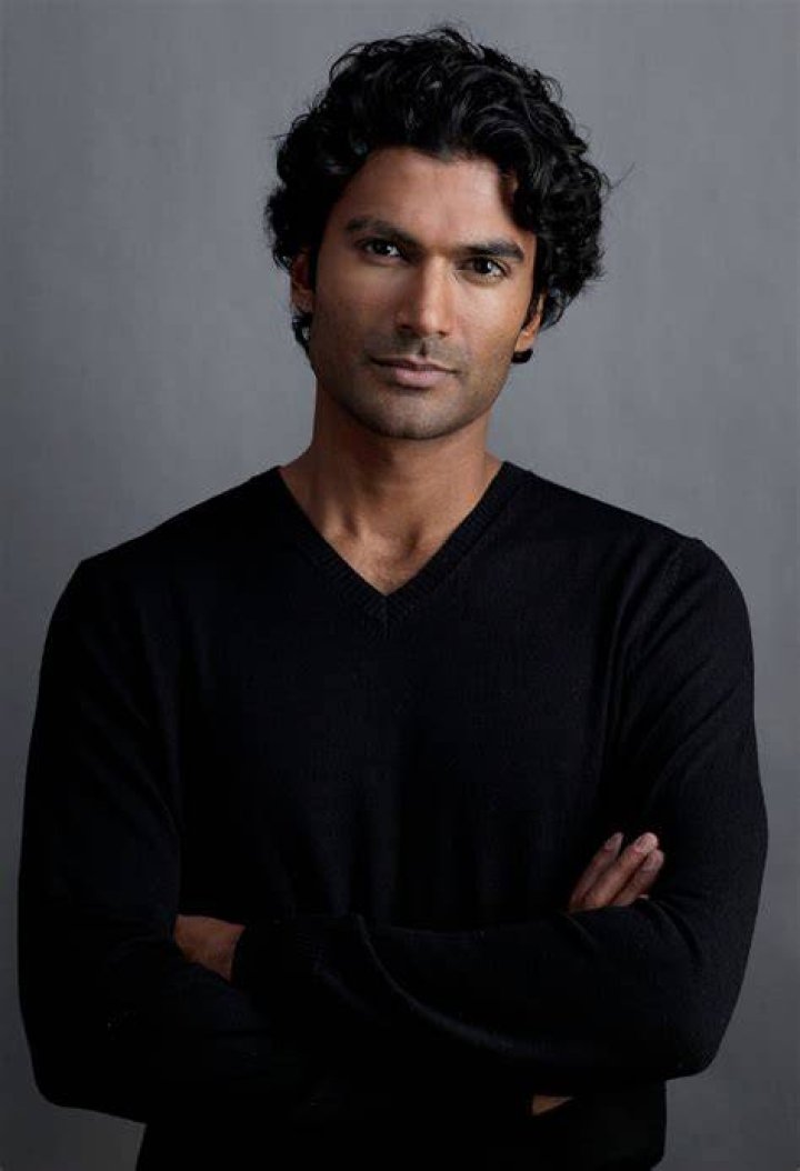 Sendhil Ramamurthy in an Instagram selfie as seen in September 2019