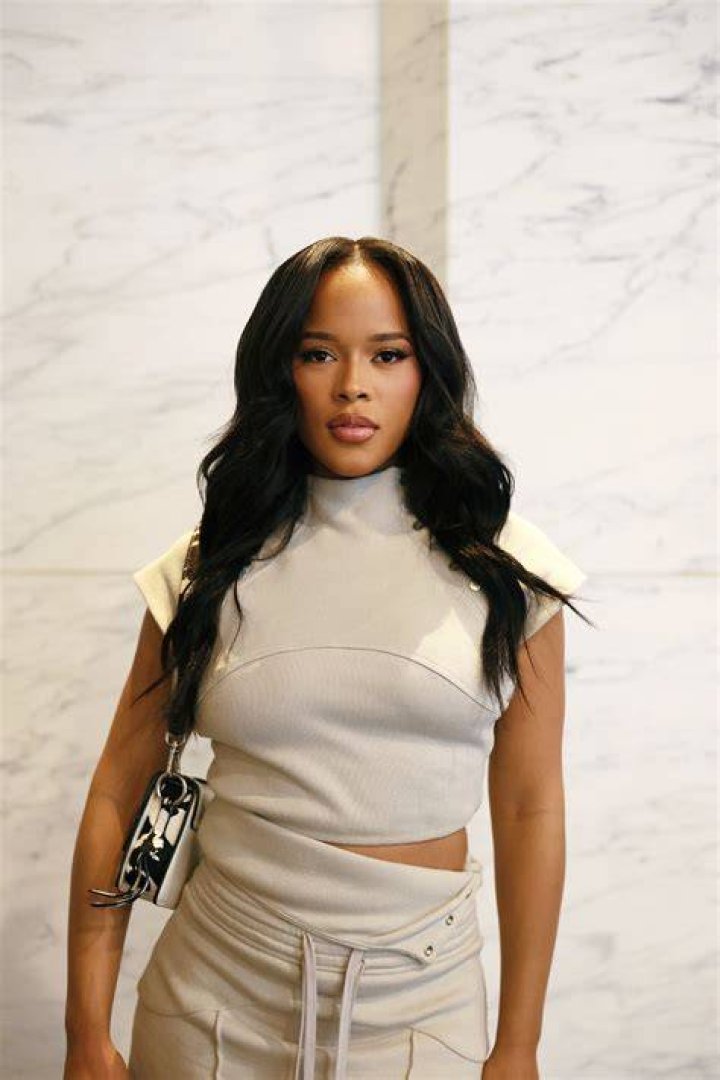 Serayah McNeill taking a mirror selfie in November 2018