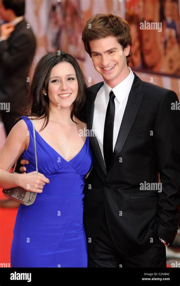 Shannon Woodward and Andrew Garfield